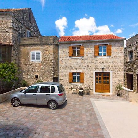 House Tia Villa Vrboska Bagian luar foto