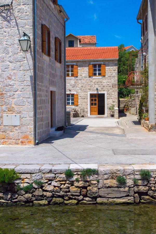 House Tia Villa Vrboska Bagian luar foto