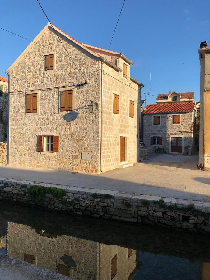 House Tia Villa Vrboska Bagian luar foto