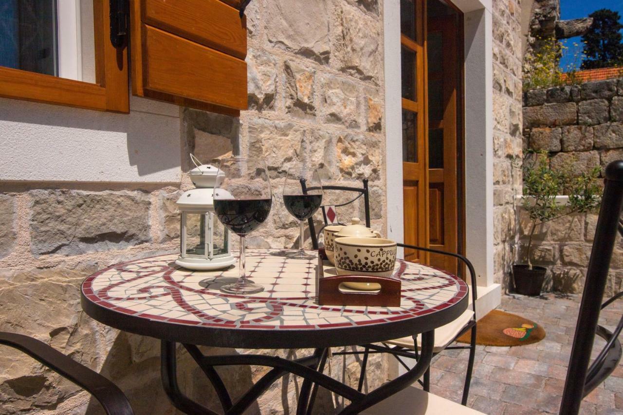 House Tia Villa Vrboska Bagian luar foto