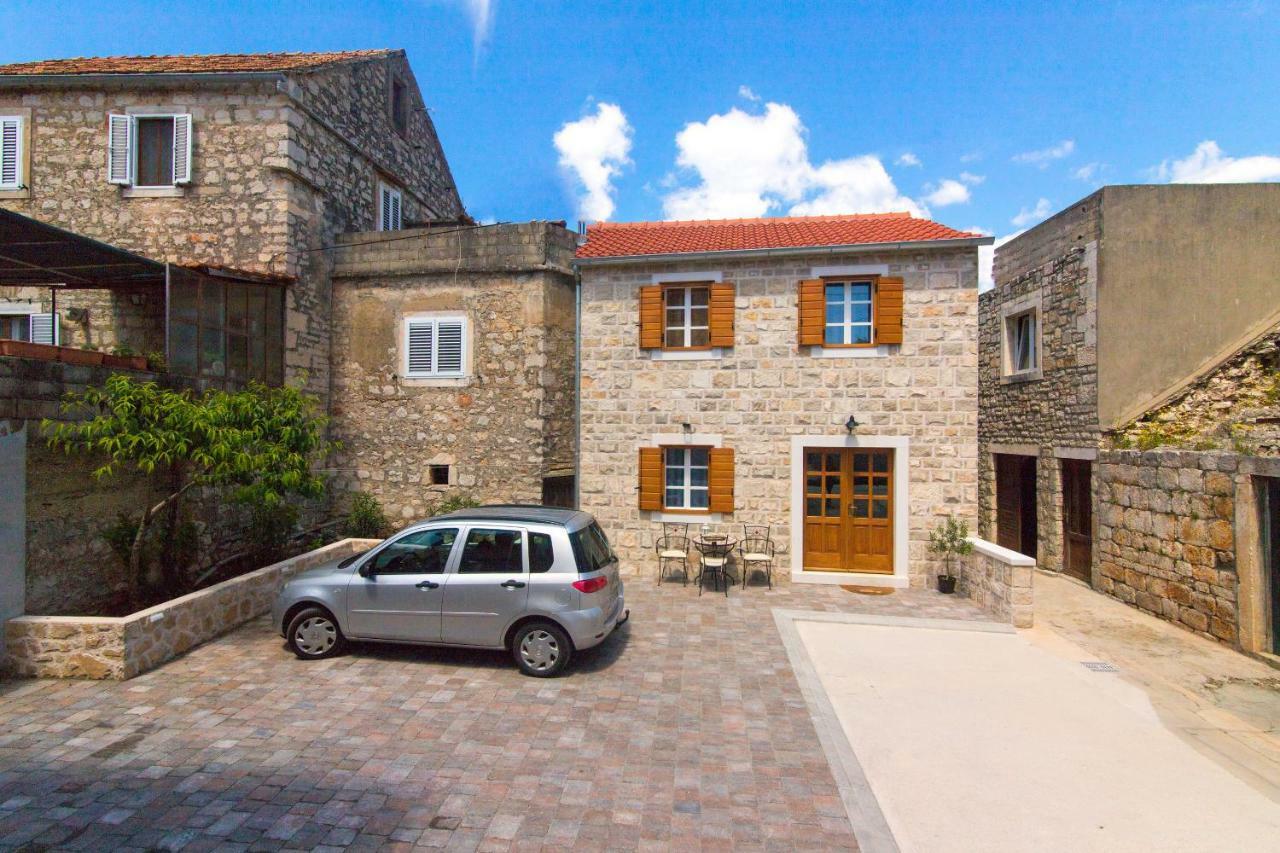 House Tia Villa Vrboska Bagian luar foto